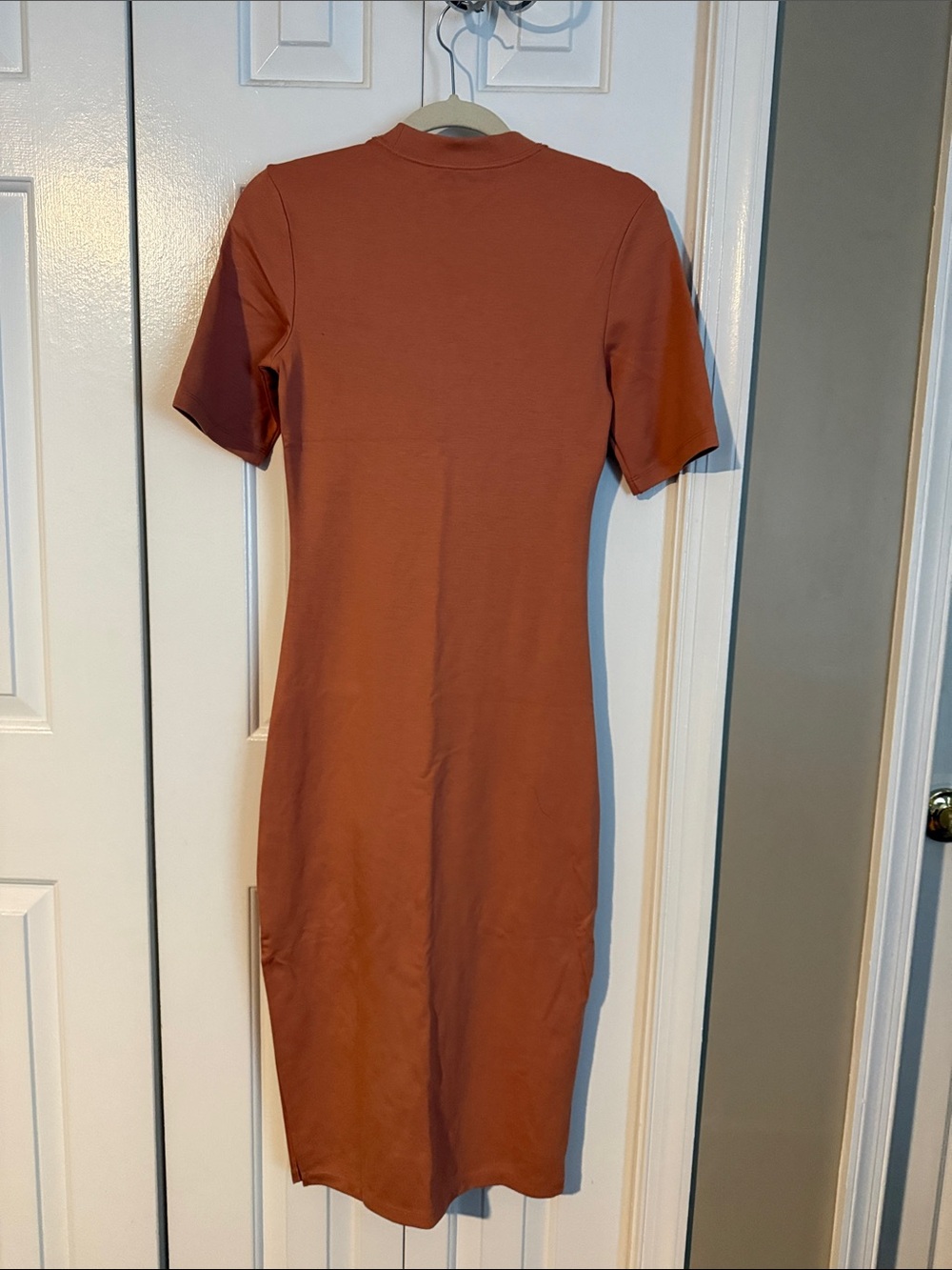 Nike Women’s Rust-Orange Short-Sleeve Midi Dress - Picture 4 of 4